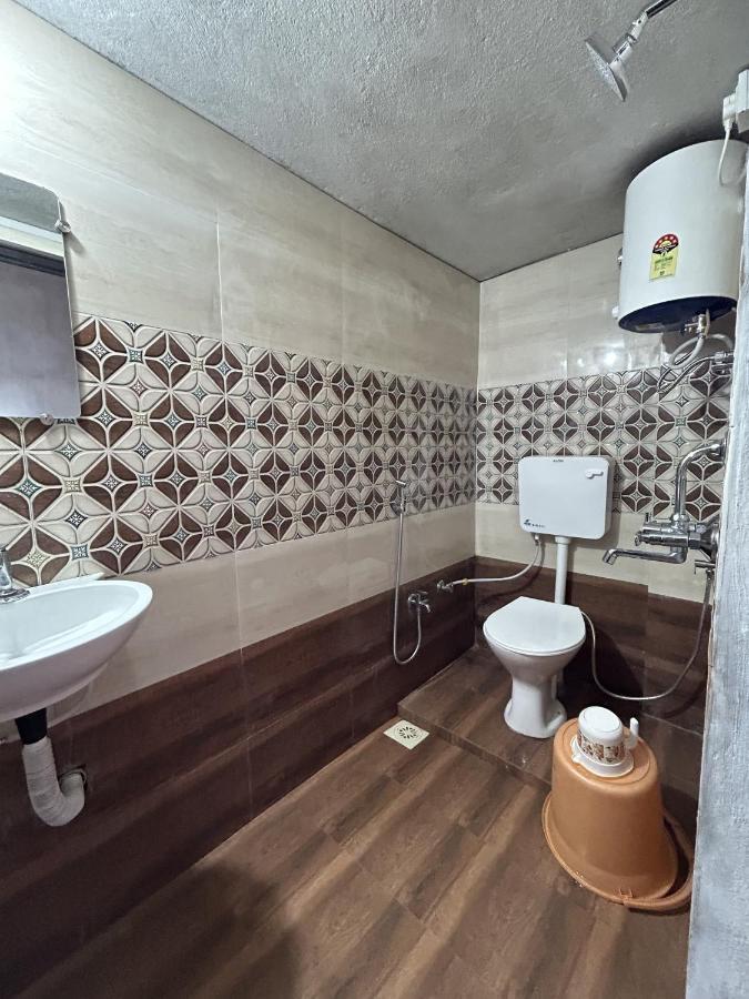 Hotel Shri Kunj Ujjain Bagian luar foto