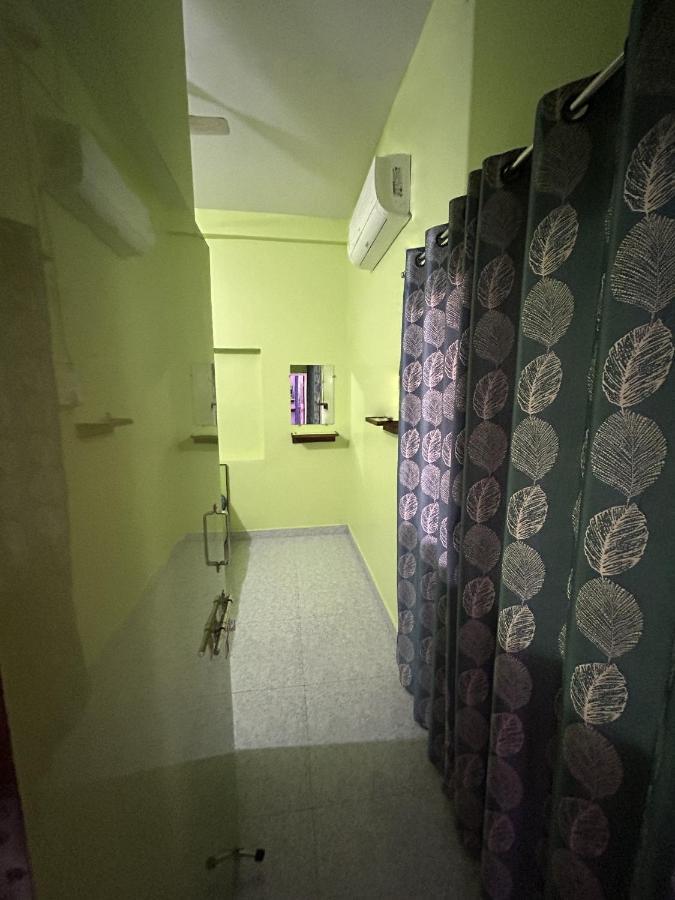 Hotel Shri Kunj Ujjain Bagian luar foto
